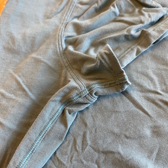 Lululemon love tee - 8 - Picture 3 of 9